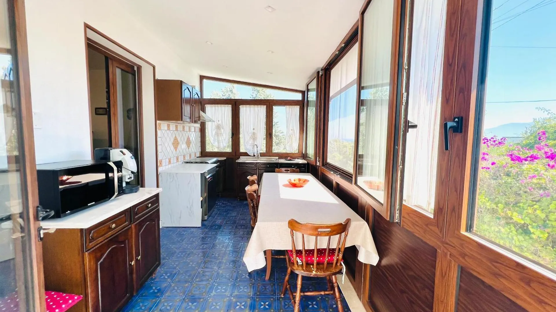 Villa Giada Carini 0*,