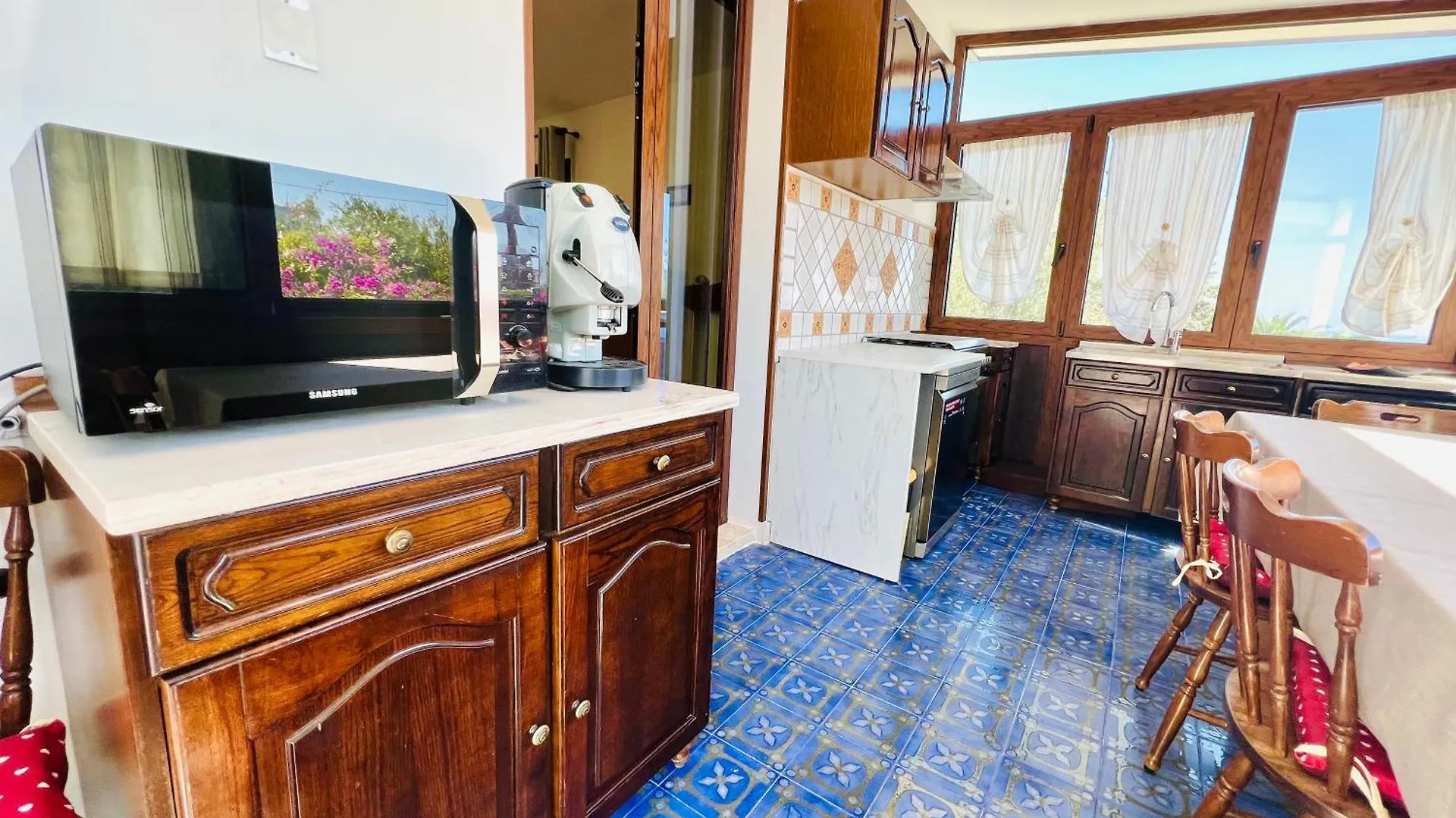 Villa Giada Carini 0*,  Italy