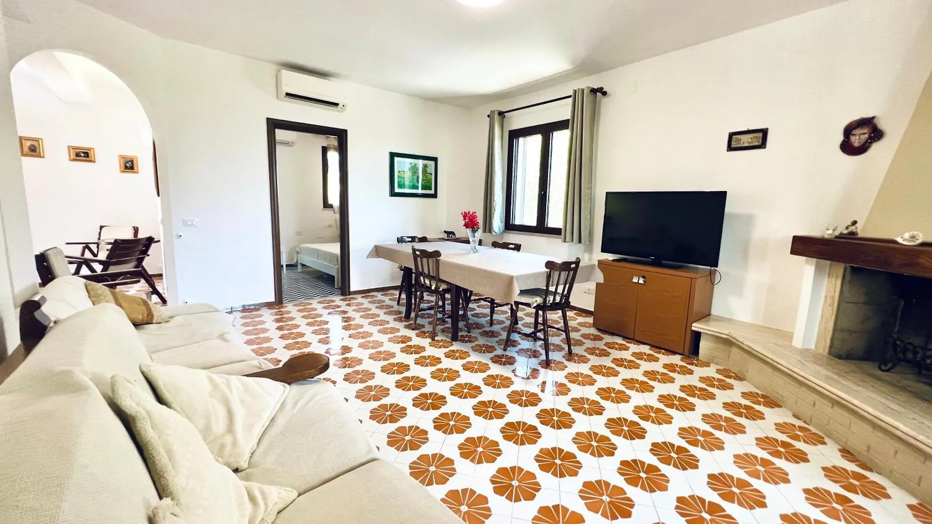 Villa Giada Carini 0*,