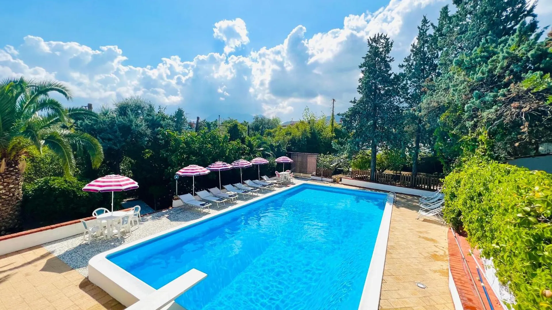 Villa Giada Carini 0*,  Italy